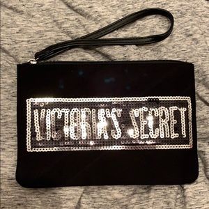 VICTORIA’s SECRET WRISTLET/ POUCH